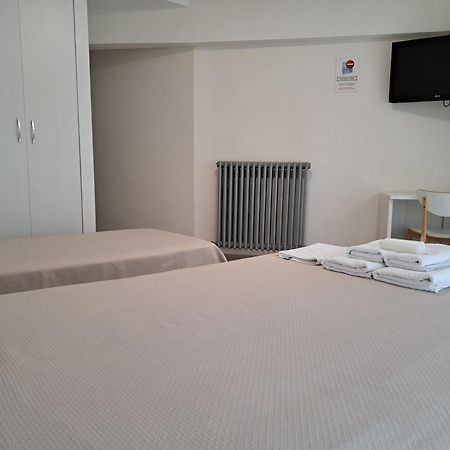 Pension Iruna Santurtzi ภายนอก รูปภาพ