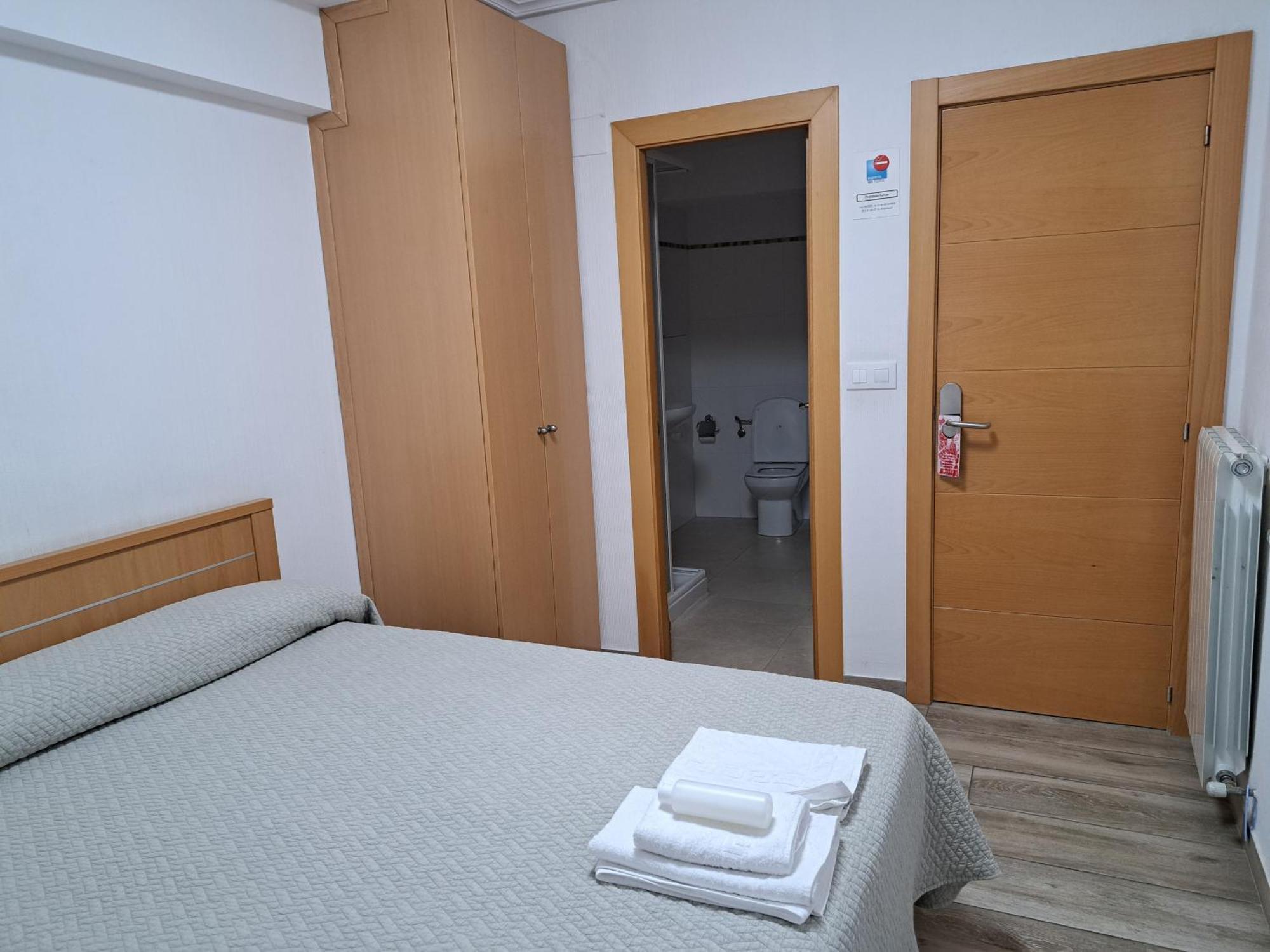 Pension Iruna Santurtzi ภายนอก รูปภาพ