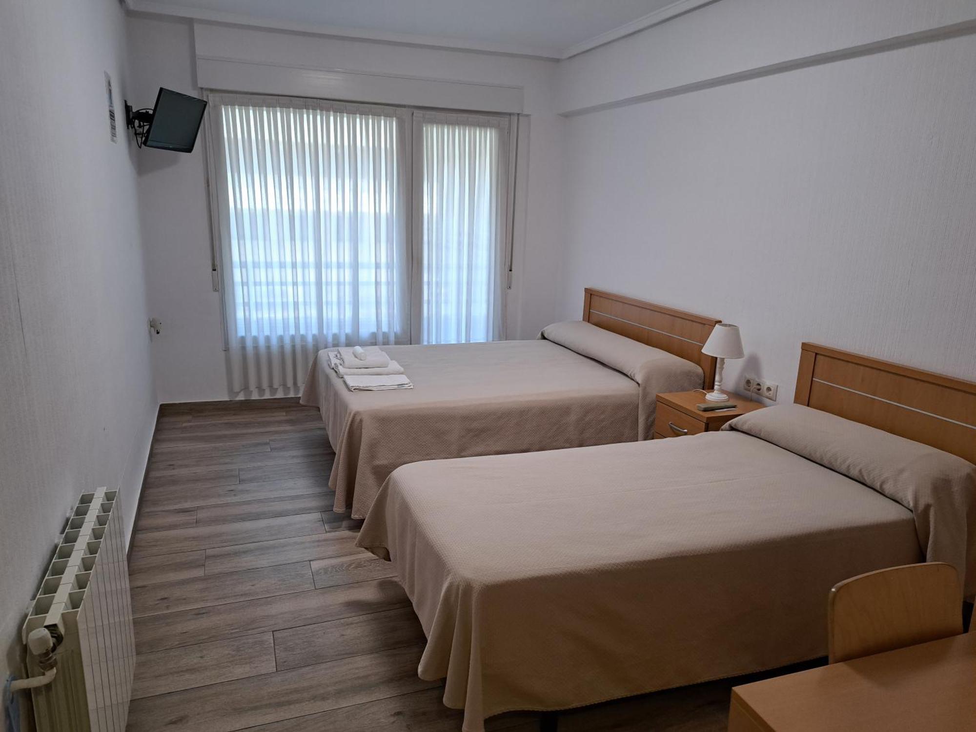 Pension Iruna Santurtzi ภายนอก รูปภาพ