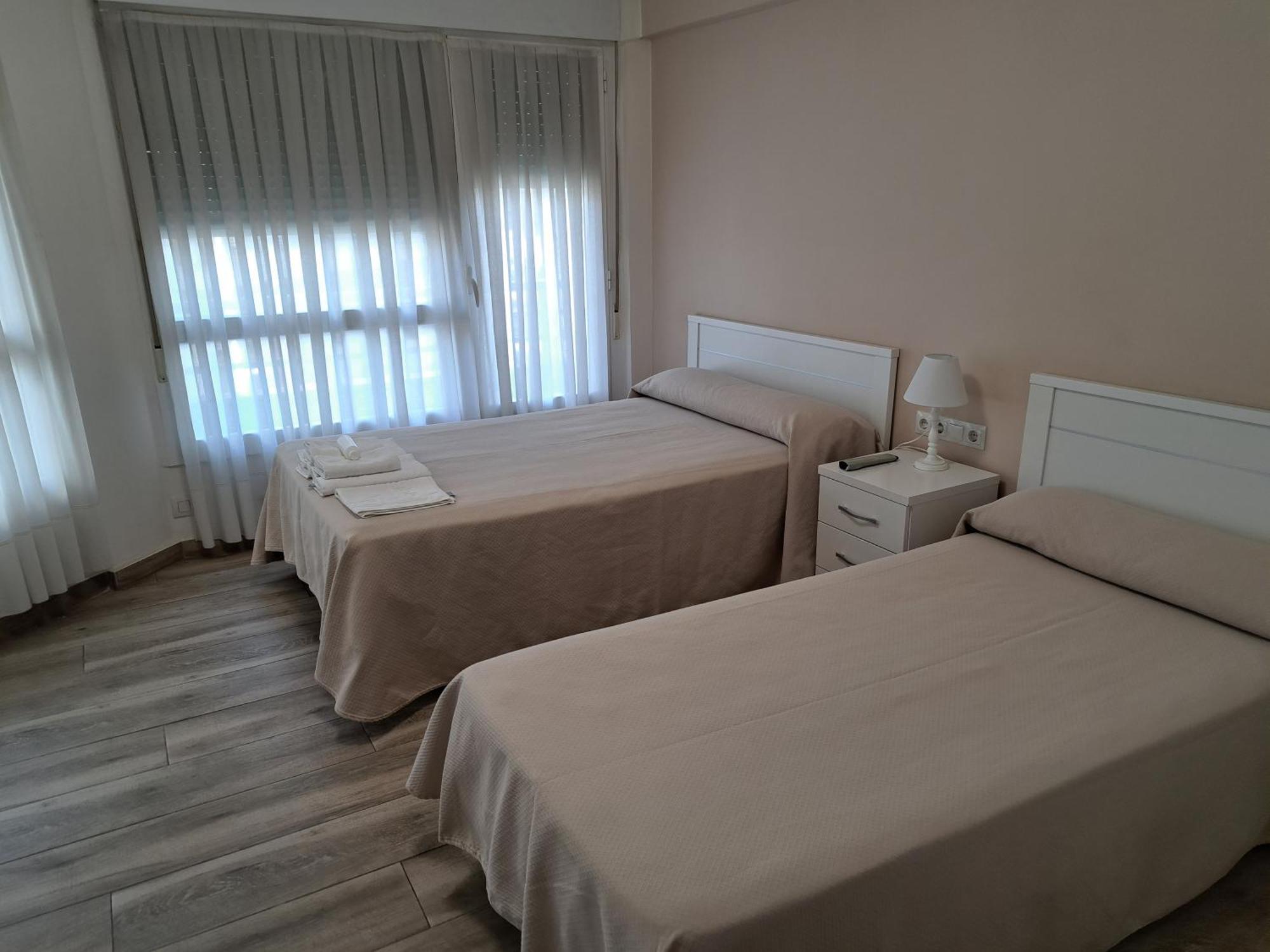 Pension Iruna Santurtzi ภายนอก รูปภาพ