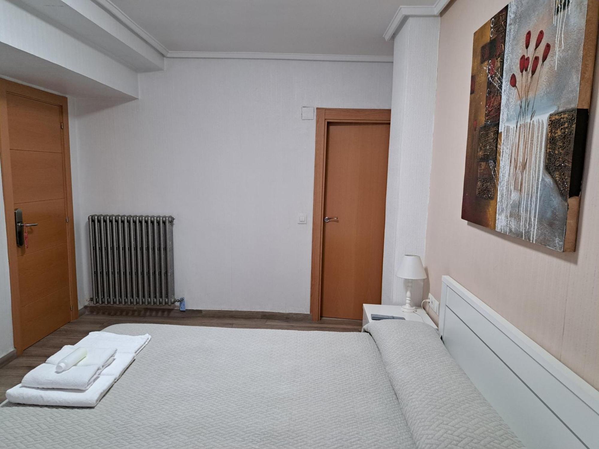 Pension Iruna Santurtzi ภายนอก รูปภาพ