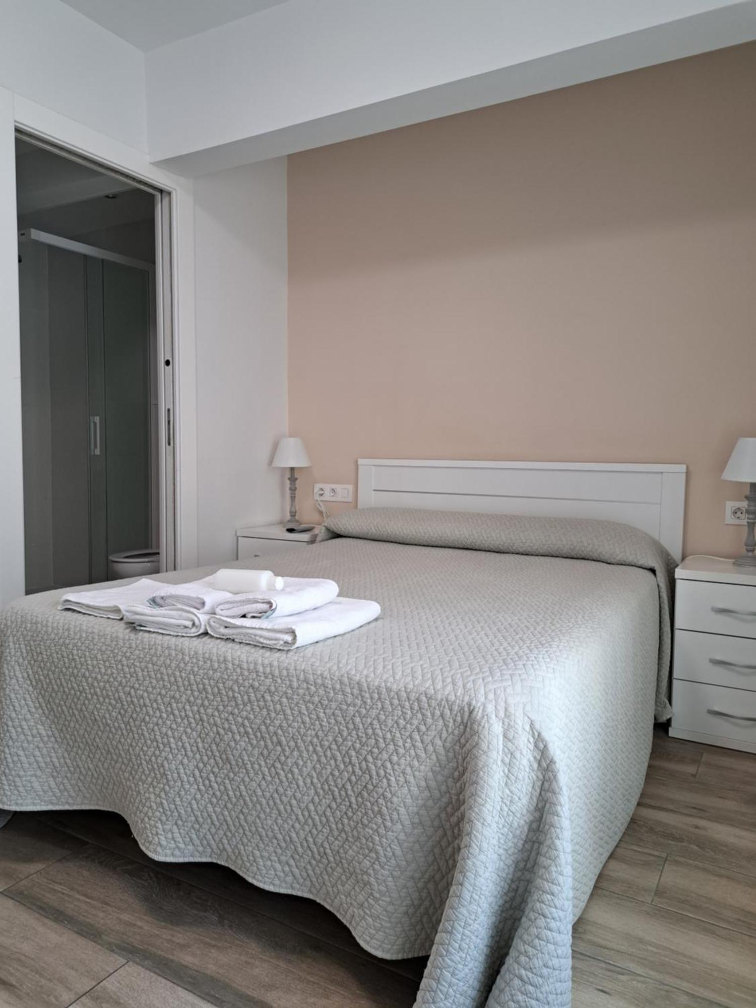 Pension Iruna Santurtzi ภายนอก รูปภาพ