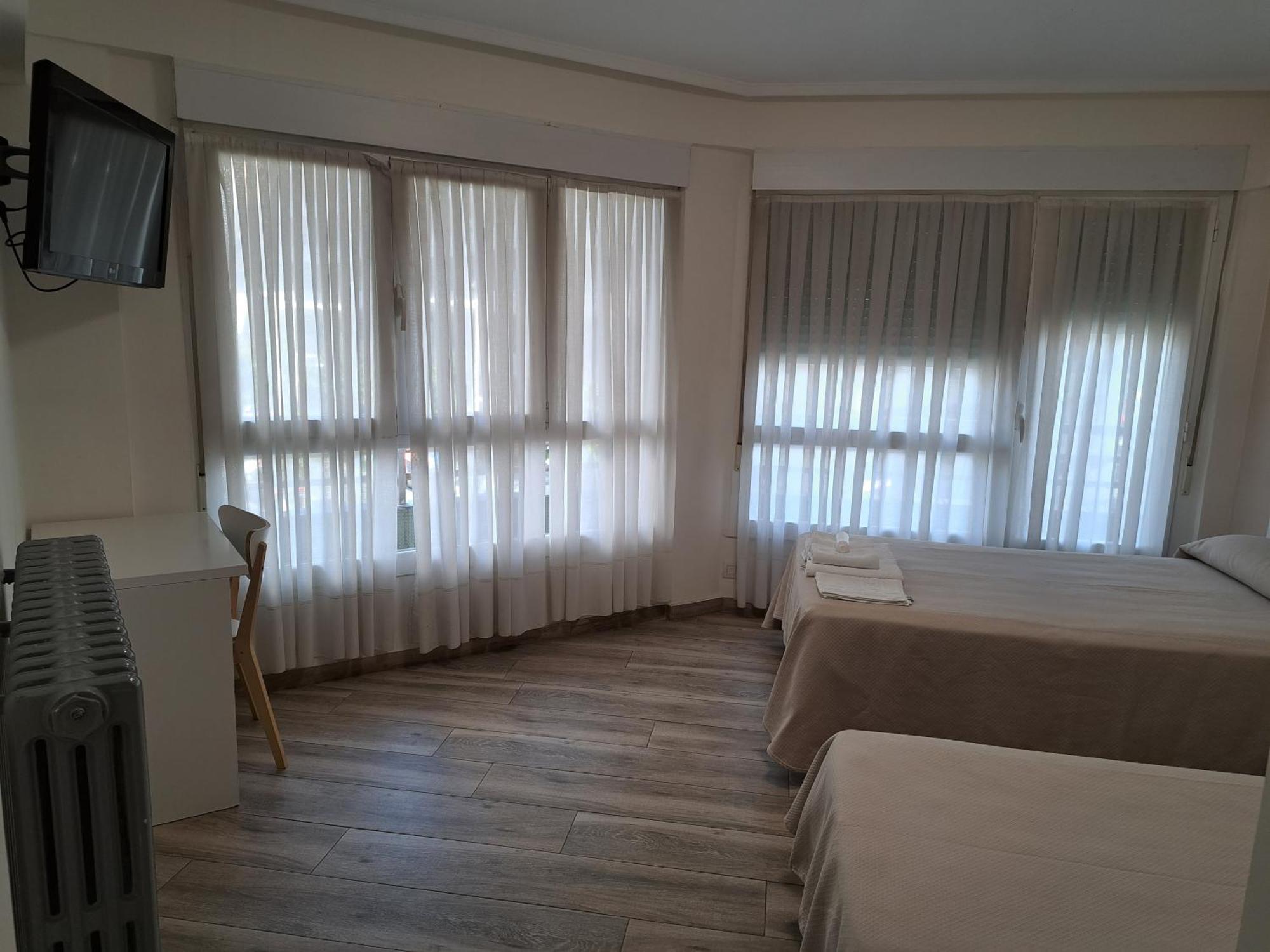 Pension Iruna Santurtzi ภายนอก รูปภาพ