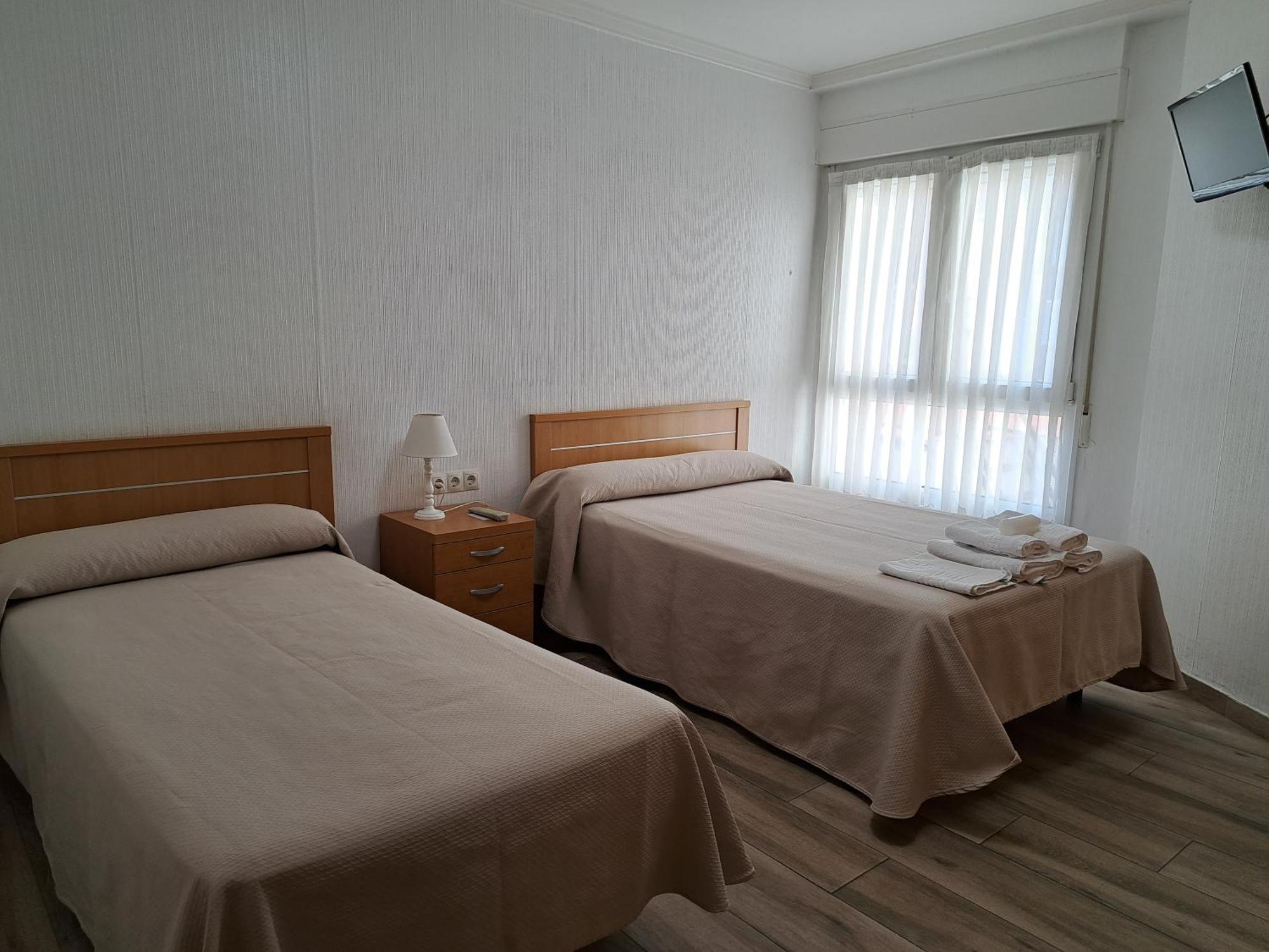 Pension Iruna Santurtzi ภายนอก รูปภาพ