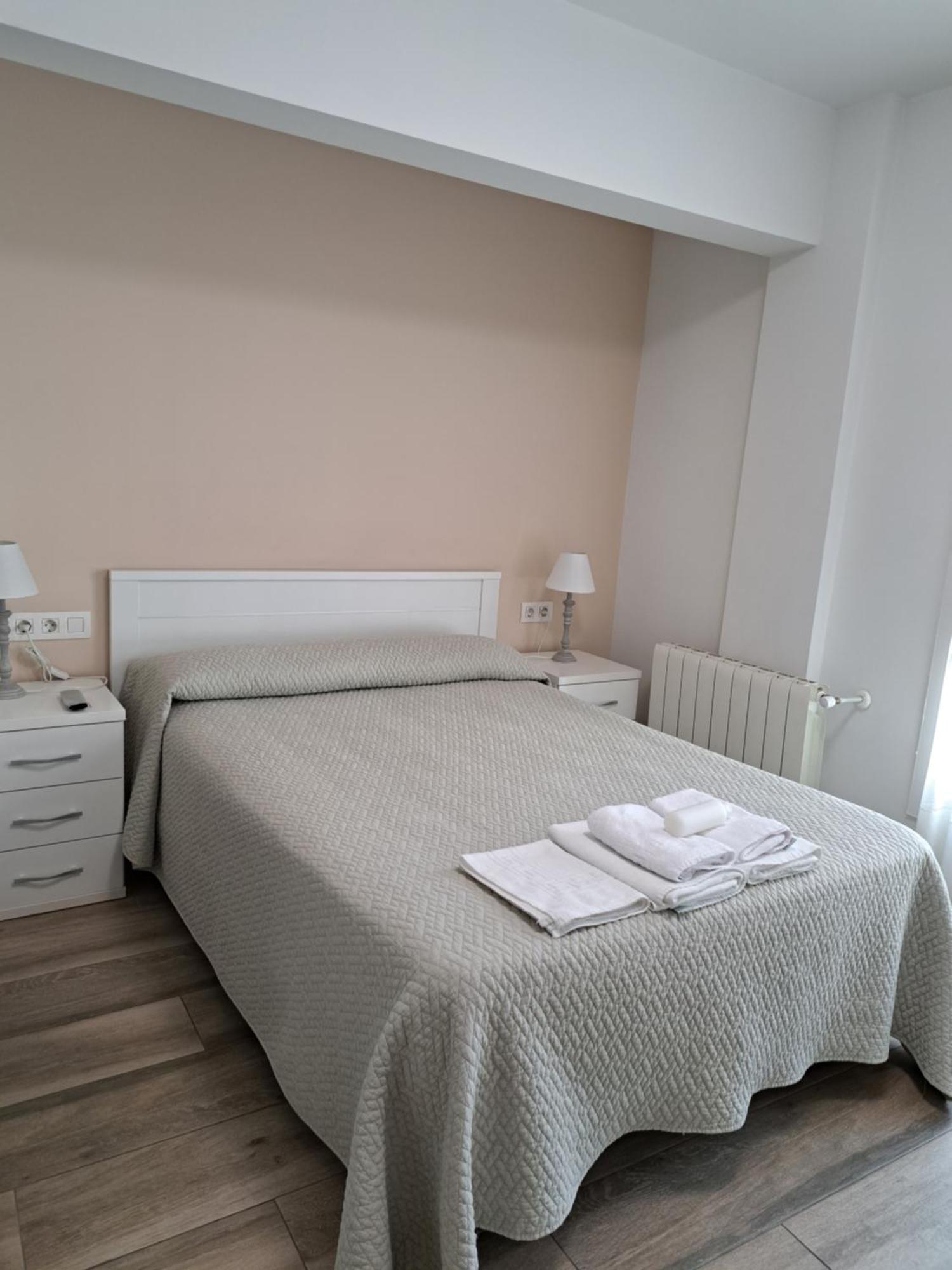Pension Iruna Santurtzi ภายนอก รูปภาพ