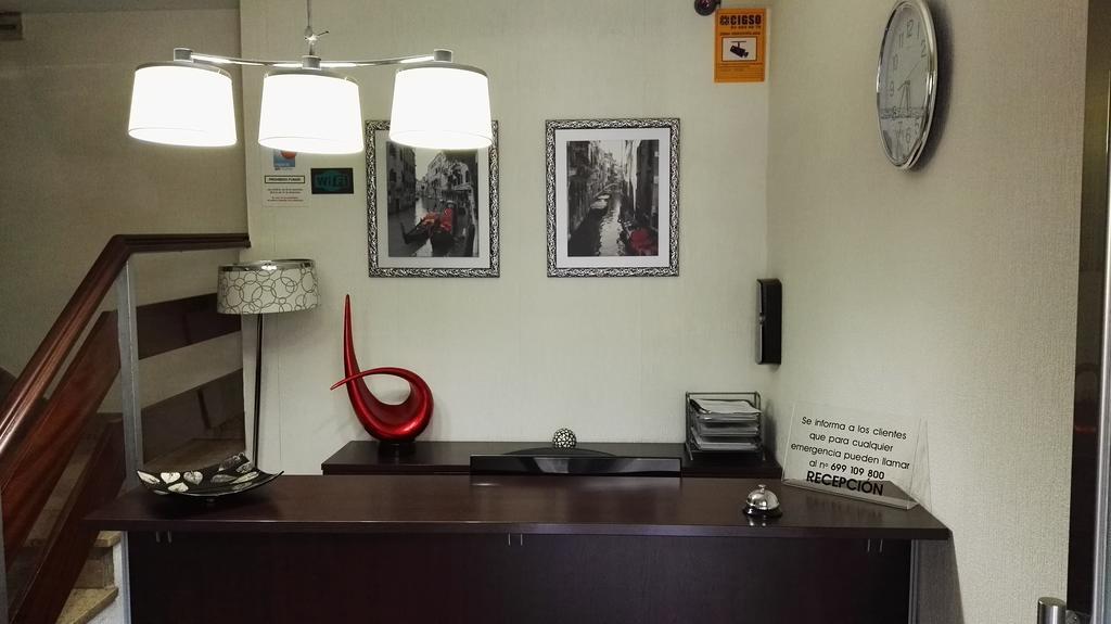 Pension Iruna Santurtzi ภายนอก รูปภาพ